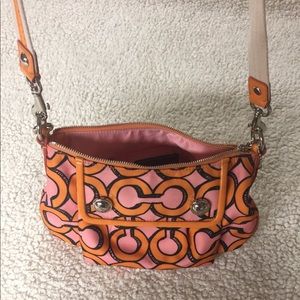 Vintage Coach Poppy C op Art Handbag.